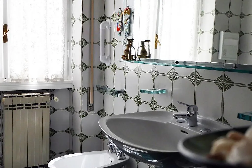 B&B Serafini Rome 0*,
